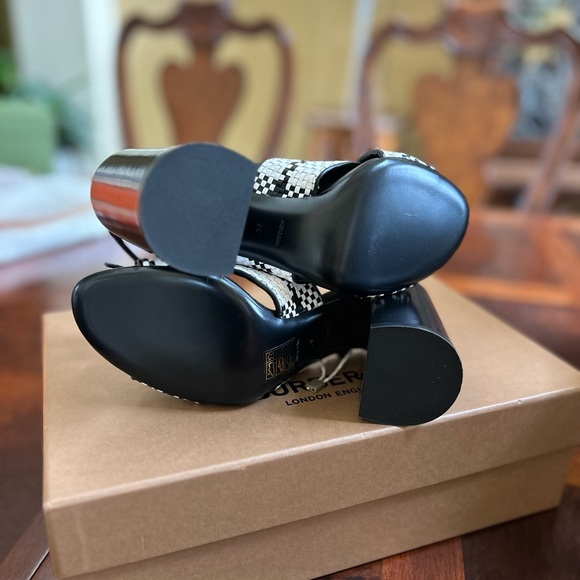 Burberry castlebar heels - Picture 7 of 8